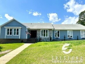 Building Photo - 500 Runnymede Dr