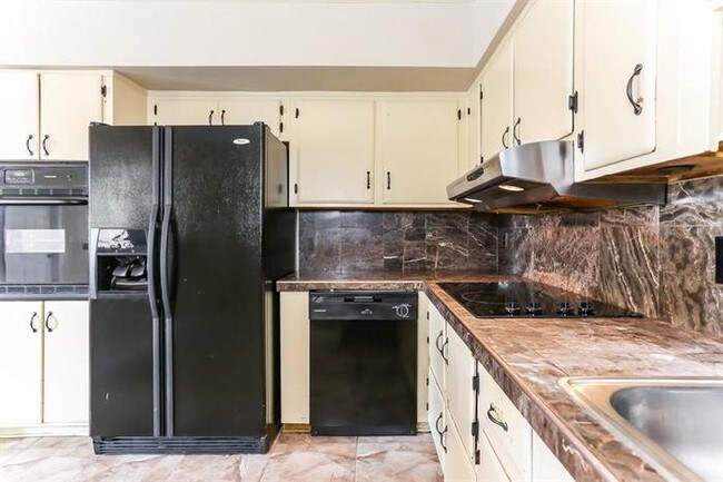 Building Photo - 351 SW 30th Ave, Fort Lauderdale, FL 33312