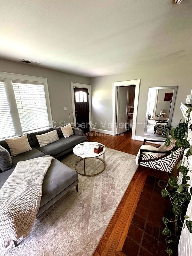 Foto del edificio - 1109 Hawthorne St NE