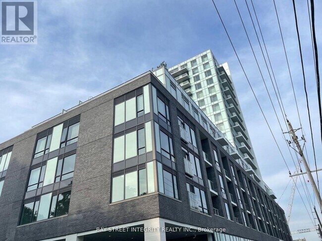 Photo du bâtiment - 3220 Sheppard Ave E