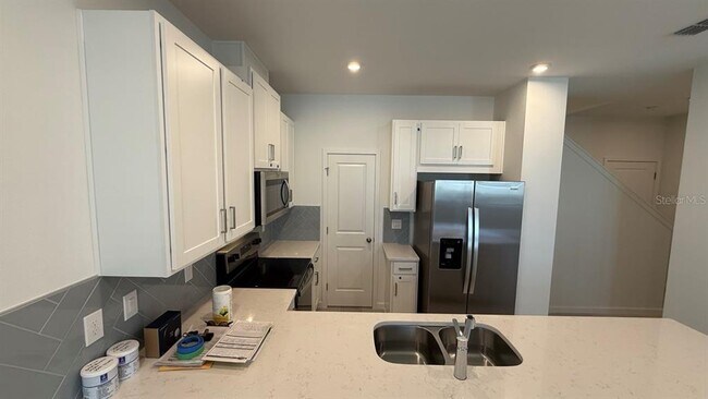 Foto del edificio - 1350 Tarflower Dr