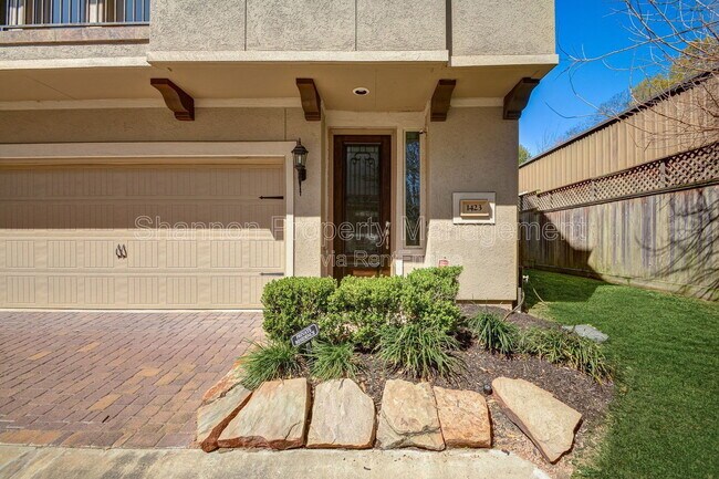 Foto del edificio - 1423 Upland Orchard Dr