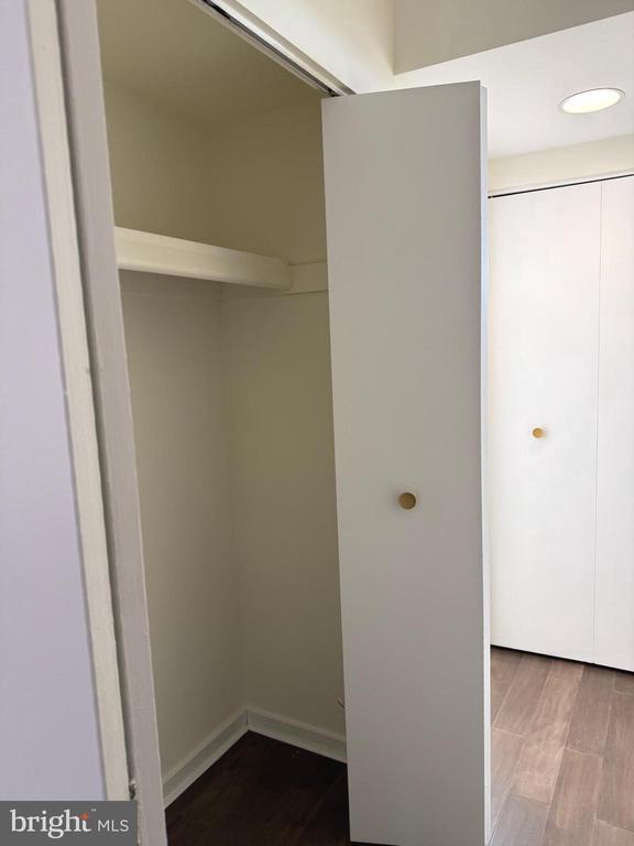 Building Photo - 200 Lombard St