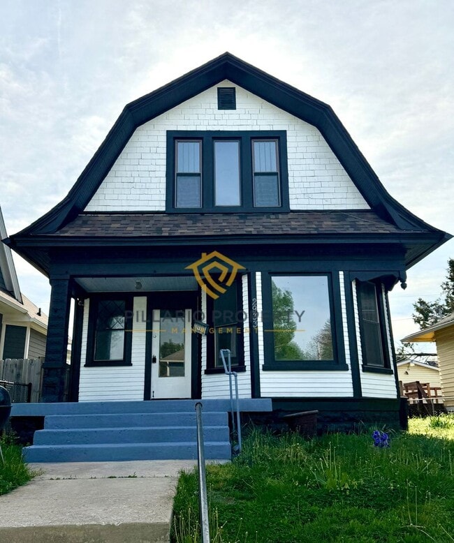 Large 4 bedroom Home in THe Monon Yard Neighborhood, Available NOW! - Large 4 bedroom Home in THe Monon Yard Neighborhood, Available NOW!