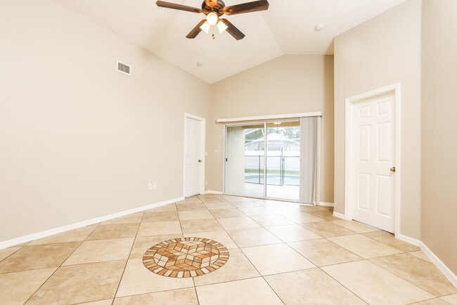 Building Photo - 17510 Silver Creek Ct