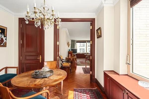 Building Photo - 30 E 85th St
