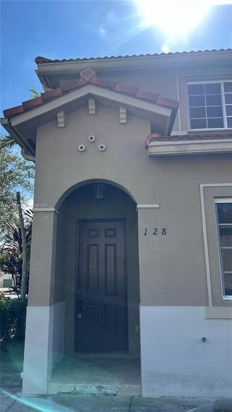 Primary Photo - 21207 NW 14th Pl