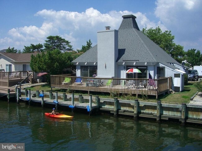 Building Photo - 10620 Point Lookout Rd