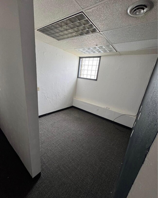 Building Photo - 1139 5th Ave