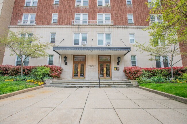 Foto del edificio - Charming Studio Condo Unit in Adams Morgan!