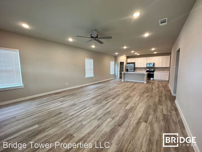Building Photo - 3 br, 2.5 bath House - 4067 Dayton Drive