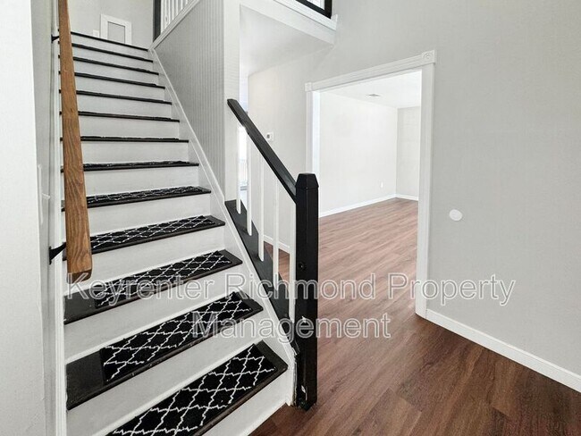 Foto del edificio - 117 Five Oaks Ln