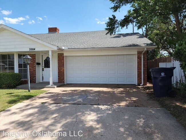 Foto del edificio - 2 br, 2 bath House - 2804 NW 61st St.