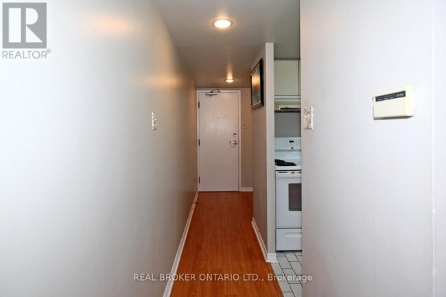 Photo du bâtiment - 705 King St W