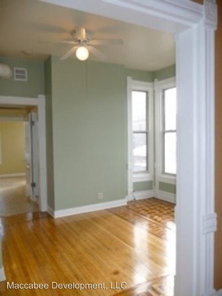 Building Photo - 1039 W Grand Ave