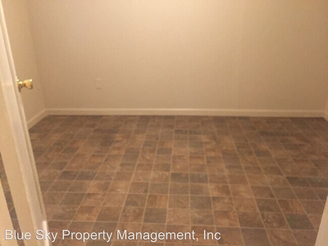 Building Photo - 3 br, 1 bath House - 14989 Ave 88, #A