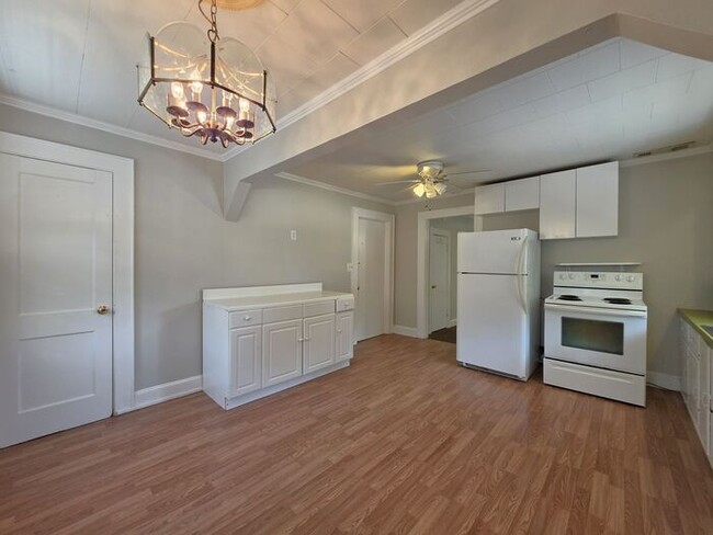 Foto del edificio - 1 Bed/1 Bath Affordable Condo In Convenien...