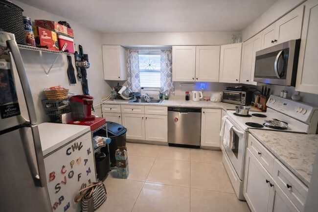 Building Photo - 79 Brevator St