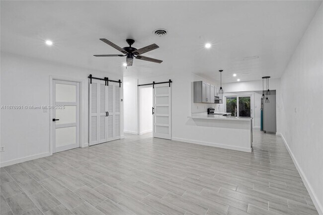 Building Photo - 7516 NW 44th Ct