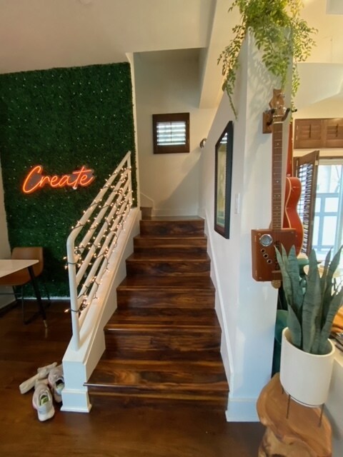Foto del edificio - 11815 Laurelwood Dr