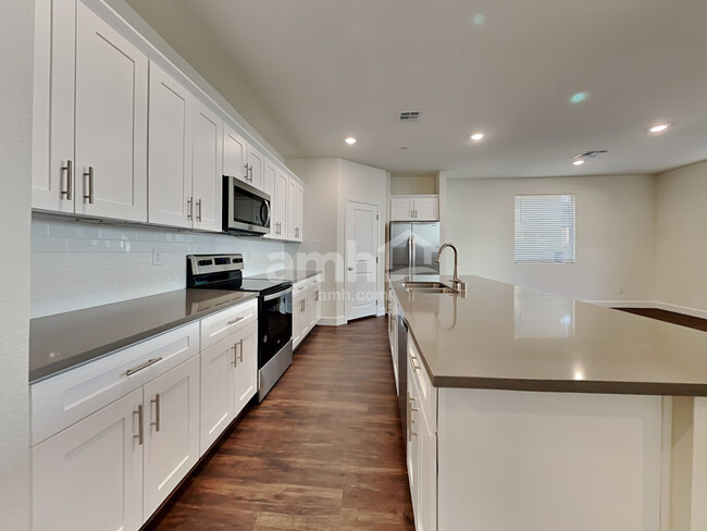 Building Photo - 288 Austin Bellerose Place
