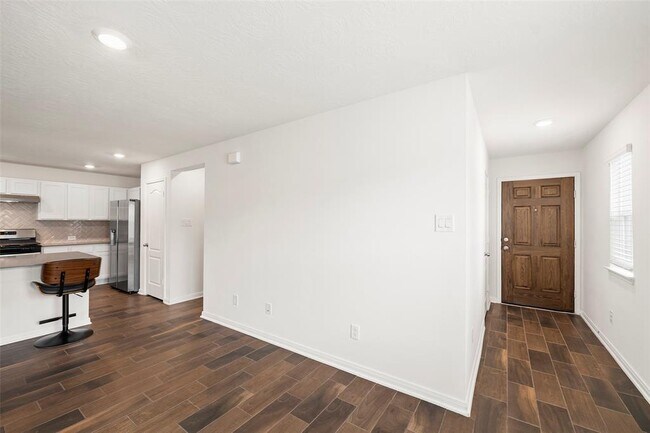 Building Photo - 9312 Sandoval Cir