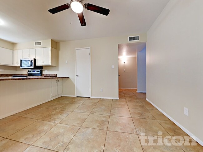 Foto del edificio - 11448 N 46th Ave