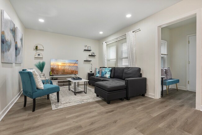 Foto del edificio - 366 N Hemlock Ave