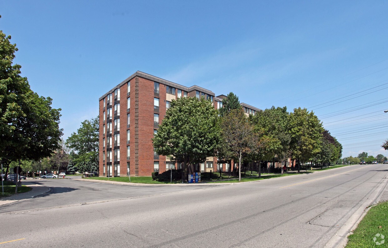 Village at the Pines Apartments 1540 Pickering Pky Pickering, ON