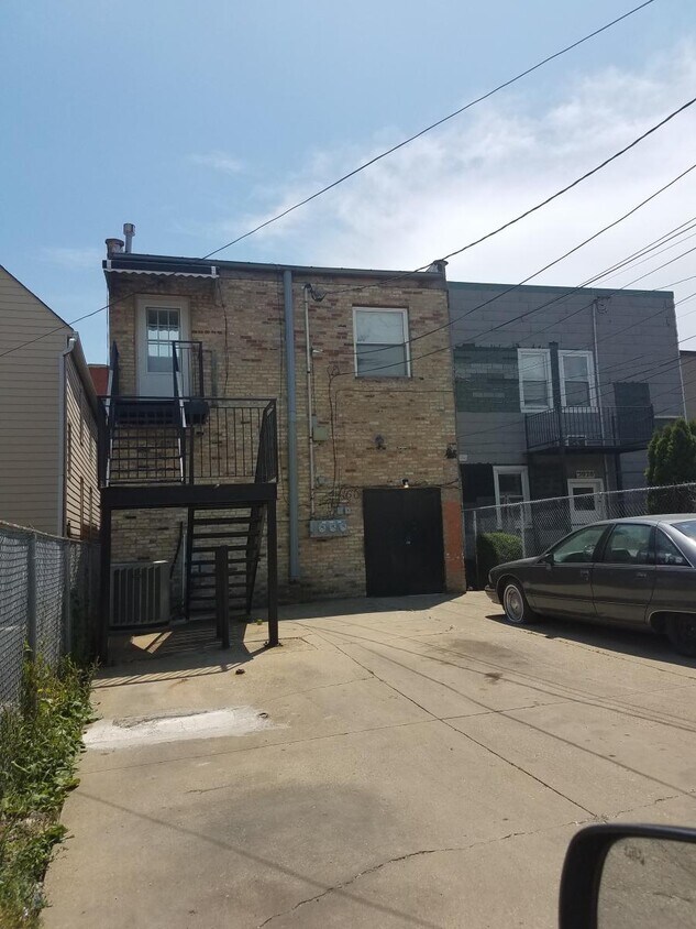 Primary Photo - 5022 W Lawrence Ave