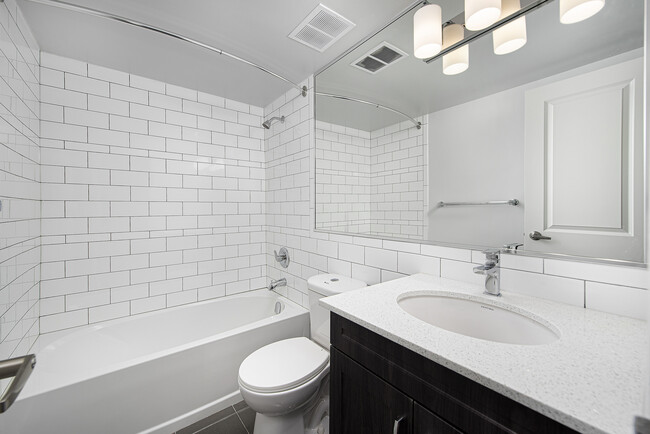 Building Photo - Forest Manor