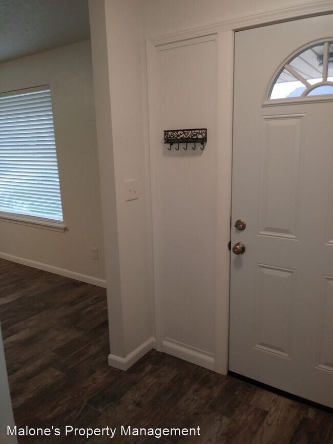 Building Photo - 3 br, 1.5 bath House - 3805 Chetwood Dr.