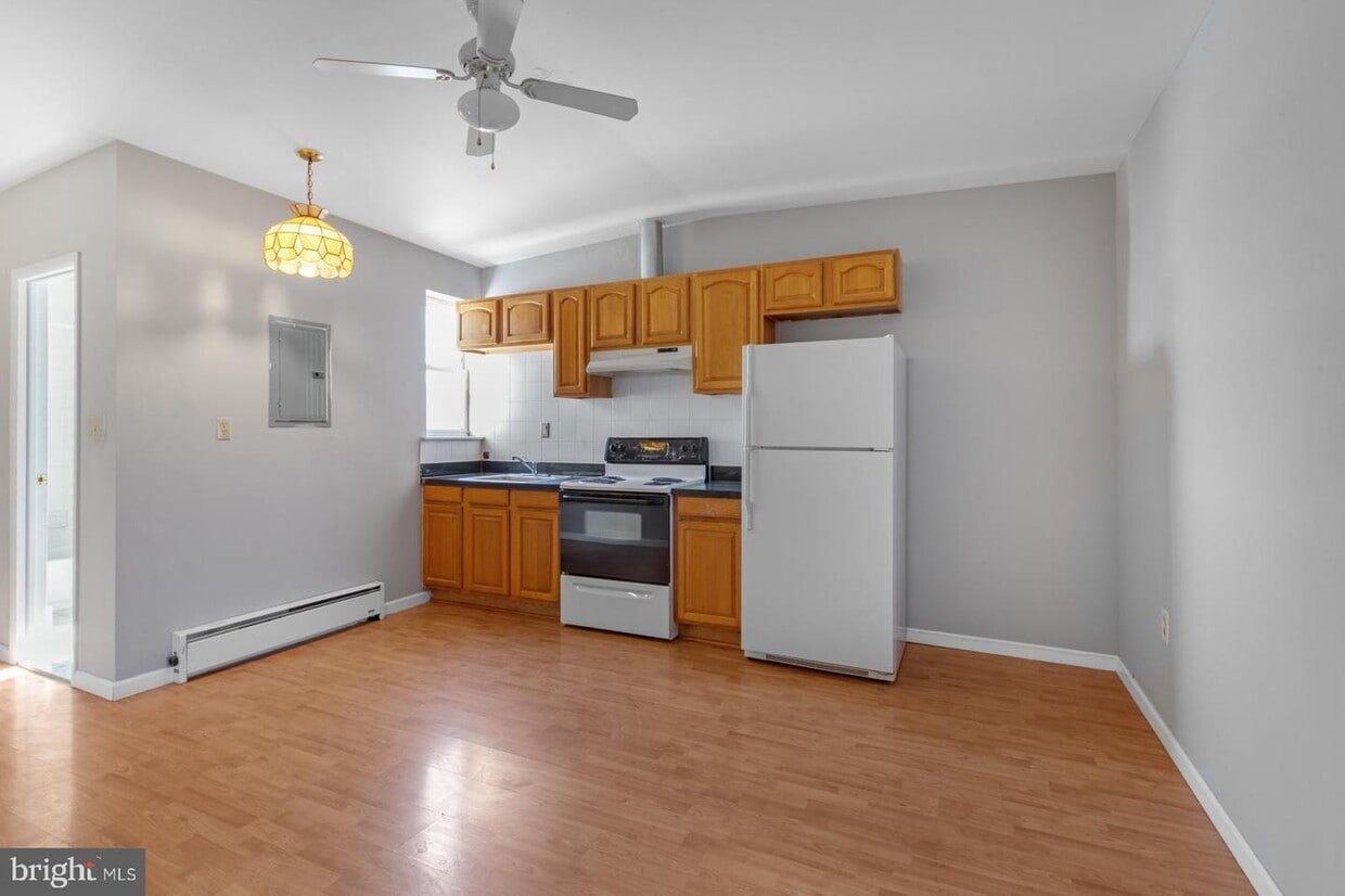 Primary Photo - 2235 S 15th St