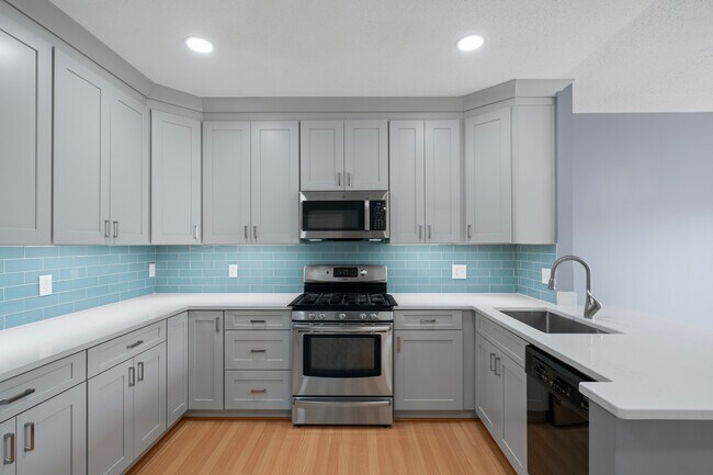 Building Photo - 5102 Castle Harbor Way