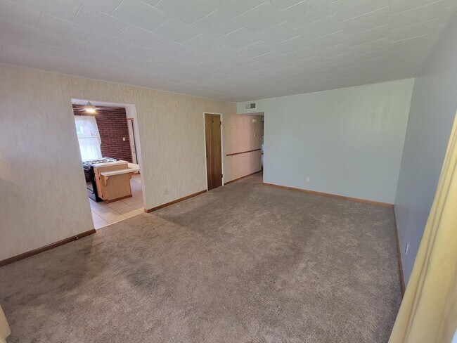 Building Photo - 5836 S Sayre Ave