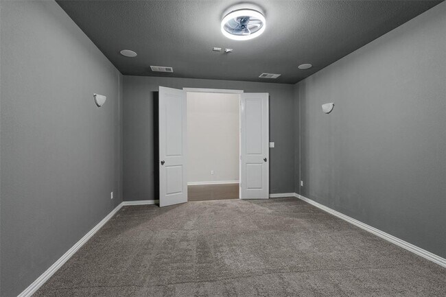 Foto del edificio - 404 Miracle Rose Way