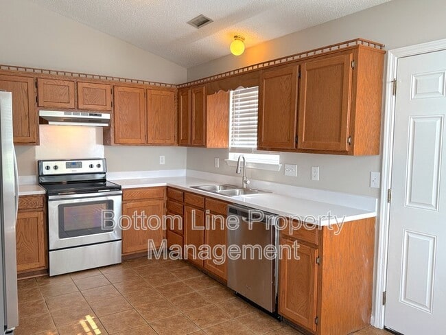 Building Photo - 6228 Cottageville Ln