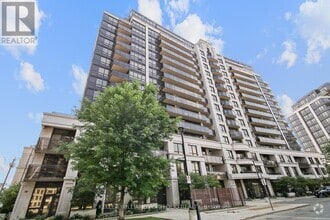 Building Photo - 1070-1070 Sheppard Ave W