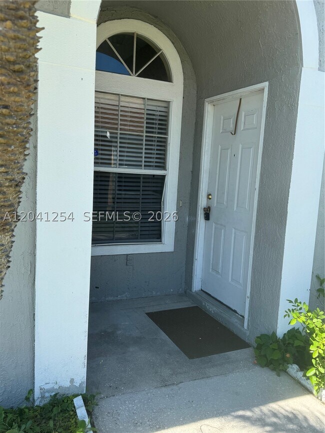 Foto del edificio - 2399 Harbor Town Dr