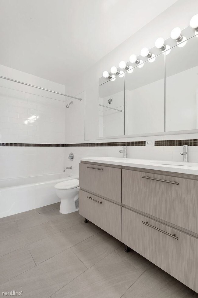 Foto del edificio - 351 E 84th St