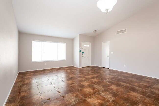 Foto del edificio - 1621 Running Creek Dr