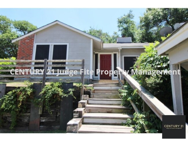 Building Photo - Lovely 2/2 Townhome in Dallas Ready For Mo...