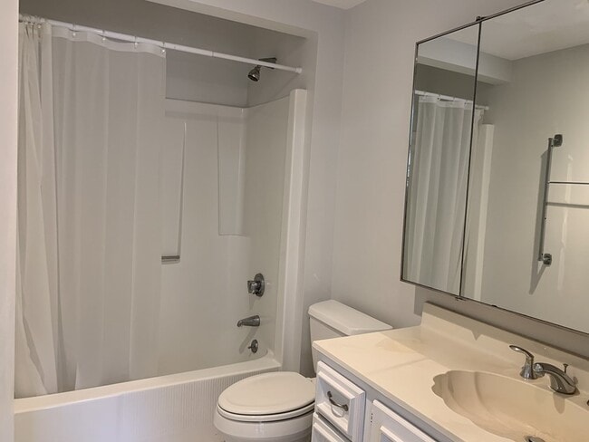 Building Photo - 81 Taylor St