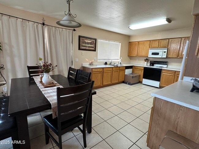 Building Photo - 10971 W Rio Vista Ln
