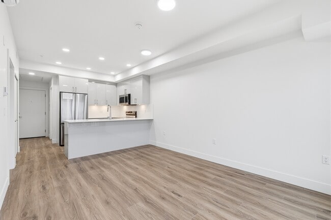 Building Photo - 15739 Fraser Hwy