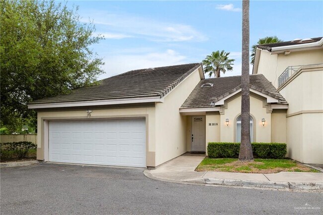 Building Photo - 800 Sunset Dr