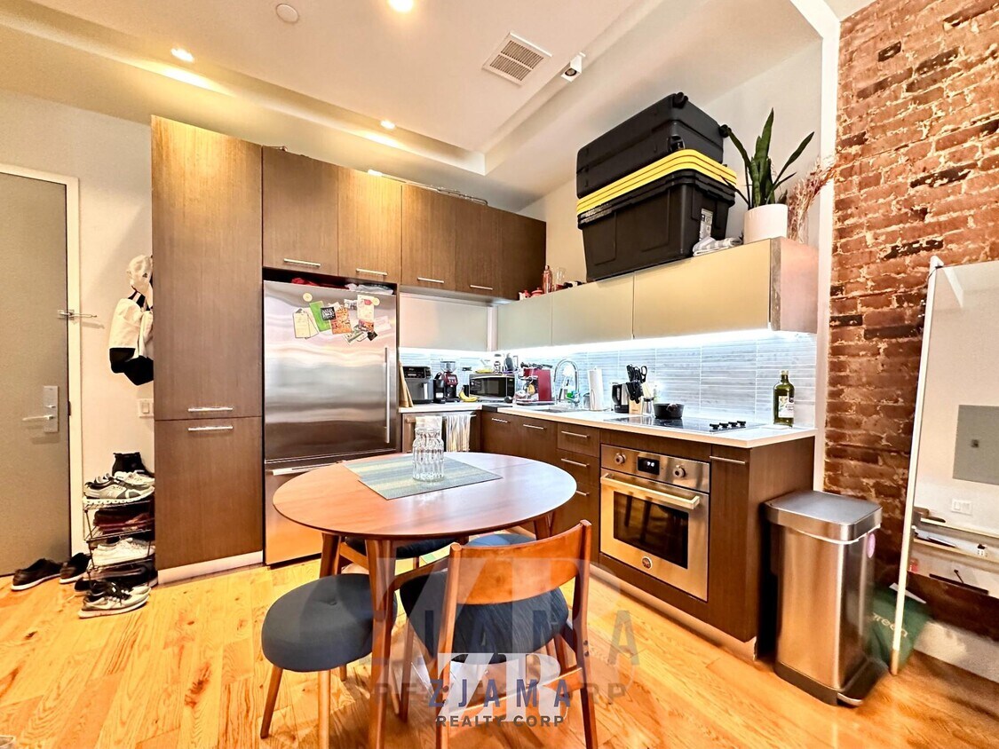 Foto principal - 72 Willoughby St