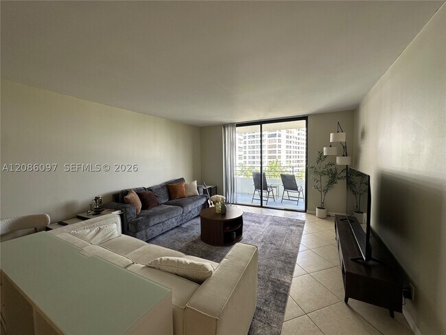 Foto del edificio - 600 Three Islands Boulevard