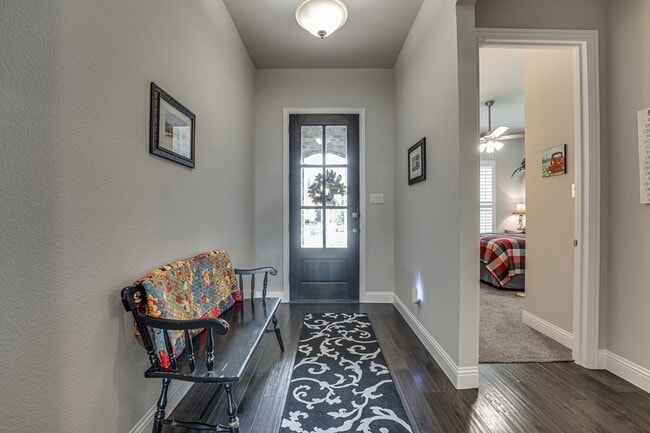 Building Photo - 1805 Shaila Dr