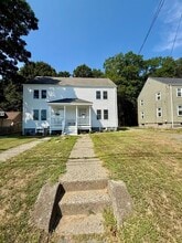 Building Photo - 487 Mill St